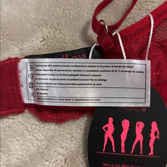 Red Lace Lingerie Set with Garters - Picture 4 of 4